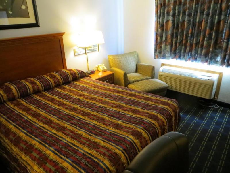 Knights Inn Memphis At Macon Cove 外观 照片